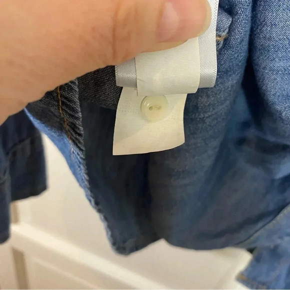 Gap Women's Denim Pearl Snap Shirt M Halloween Sugar Skull Patch Beaded Stars - Picture 11 of 12